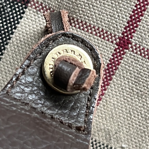 Gorgeous Authentic Burberry Wedges - Picture 8 of 8